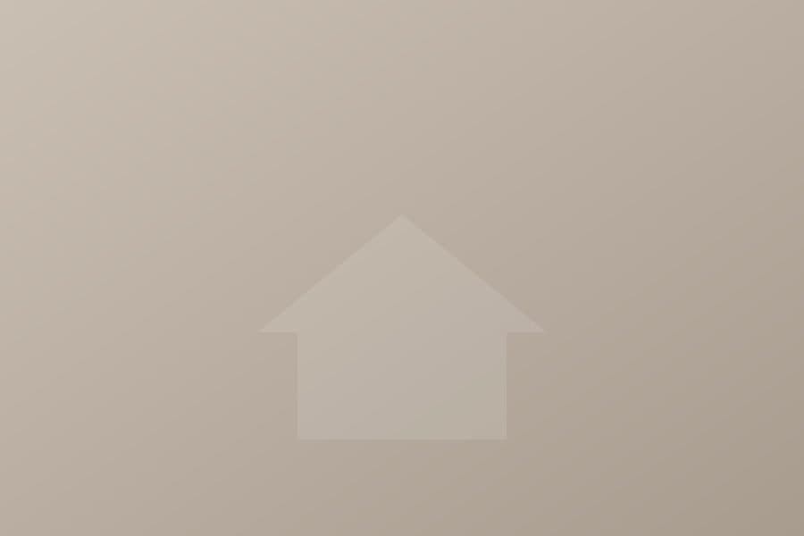 Family house with garden and garage, Dragodan